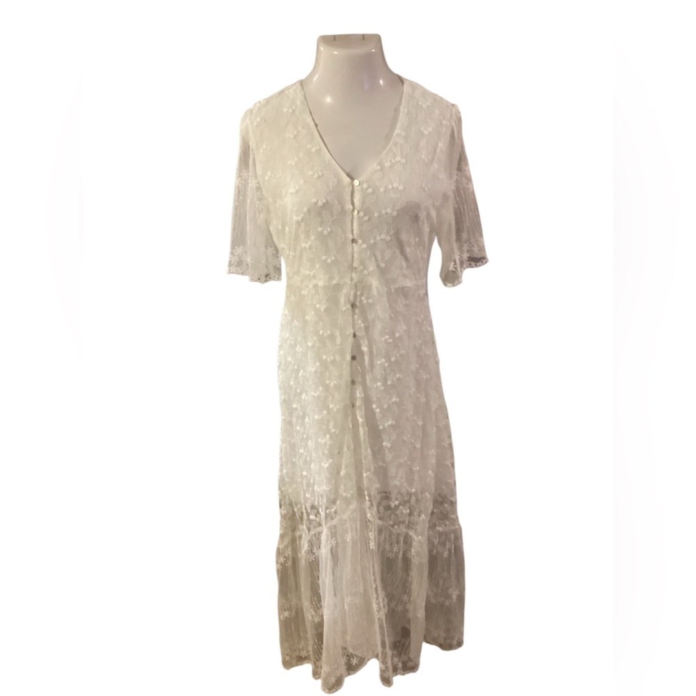 White floral lace maxi dress. L